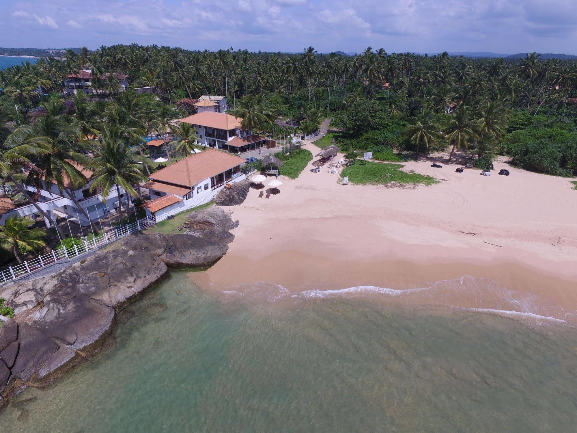 White Villa Resort Ахунгала Екстериор снимка